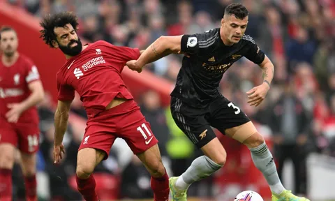 Đánh rơi chiến thắng tại Anfield, Arsenal đánh mất lợi thế đua vô địch với Man City