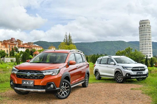 gia-xe-suzuki-xl7-lan-banh-giua-thang-52023-re-nhu-beo-chen-ep-mitsubishi-xpander-cross-anh-2-1684646368.jpeg