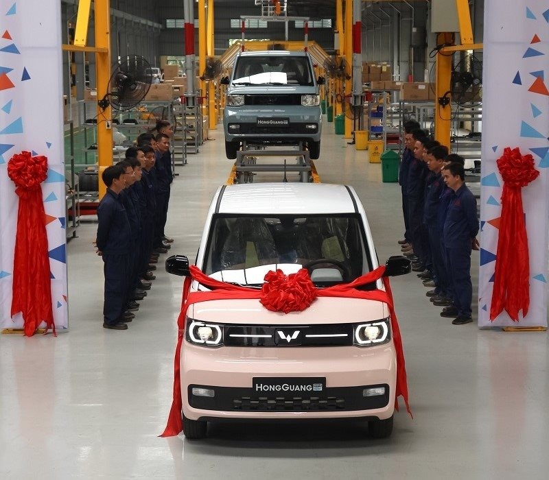  chiếc ô tô điện mini đầu tiên của Việt Nam đã được xuất xưởng tại nhà máy xe điện của TMT Motors ở Hưng Yên
