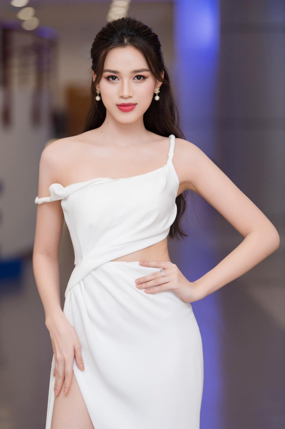 do-thi-ha-chung-khung-hinh-luong-thuy-linh-3-1685090012.jpg