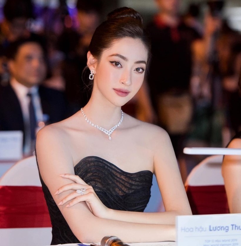 do-thi-ha-chung-khung-hinh-luong-thuy-linh-4-1685090012.jpg