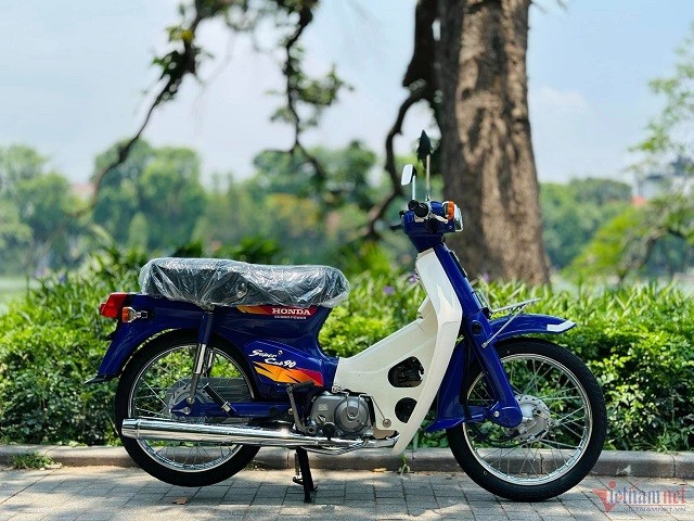 Độc lạ xe Honda Cub được bán với giá 300 triệu đồng, ngoại hình thế nào?