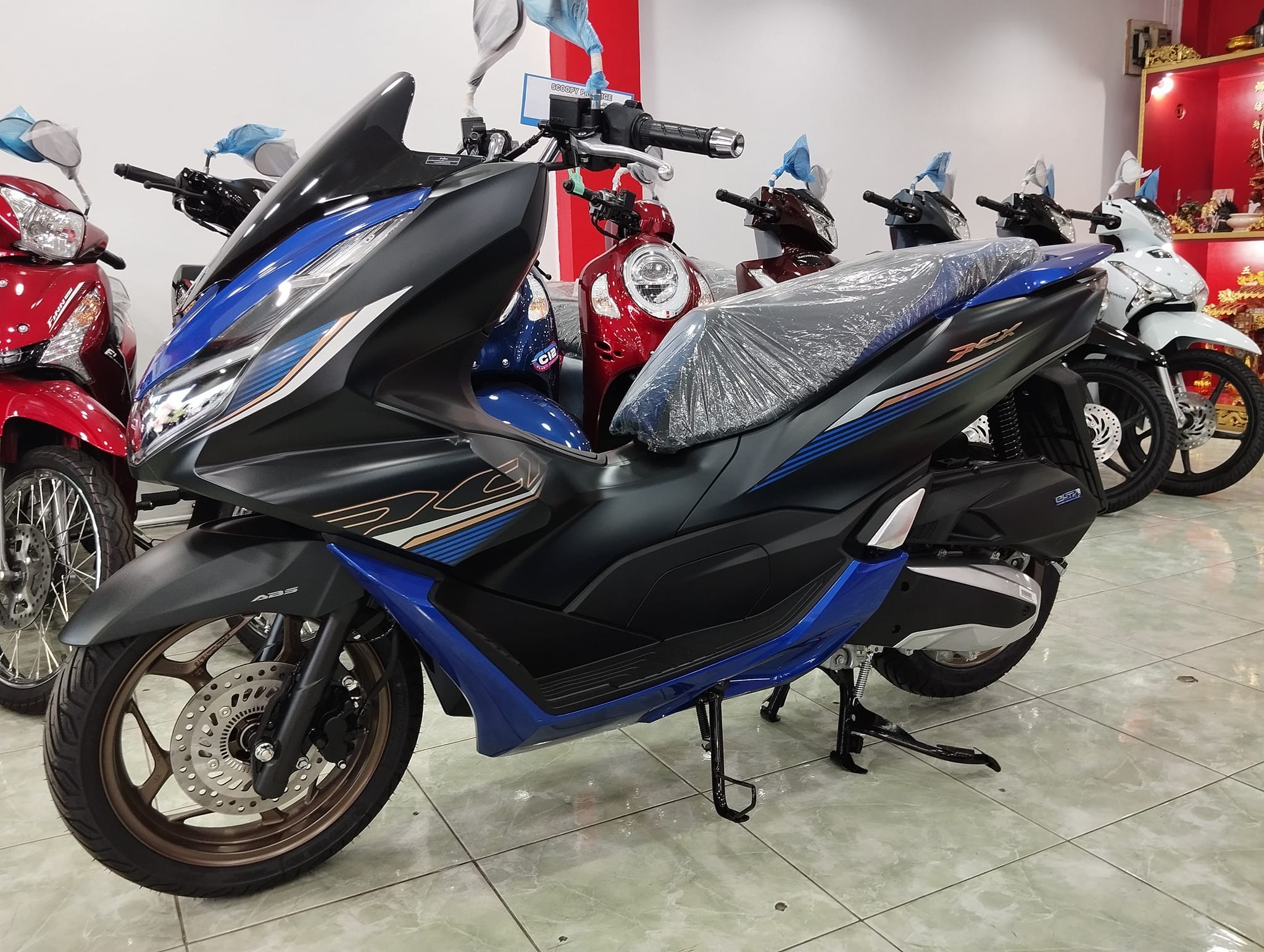 honda-pcx-160-3-1686382073.jpg