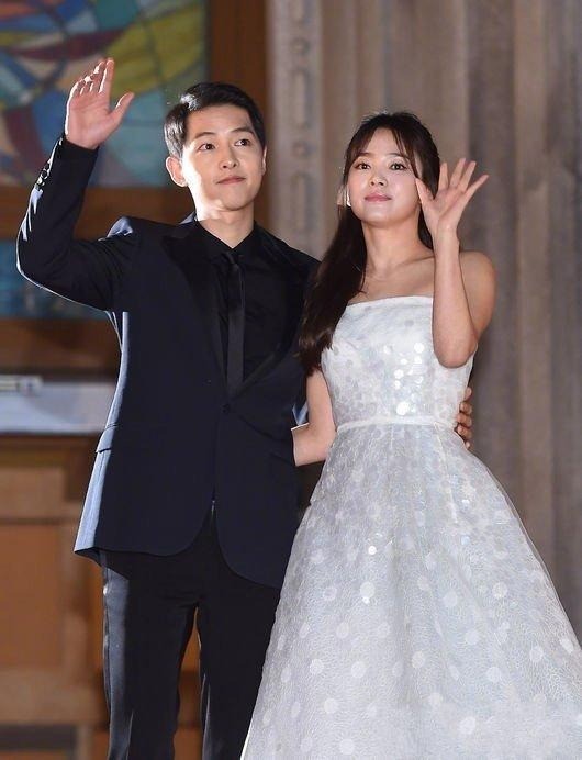 song-joong-ki-ngam-xac-nhan-ly-do-ly-hon-song-hye-kyo-1-1686800355.jpg