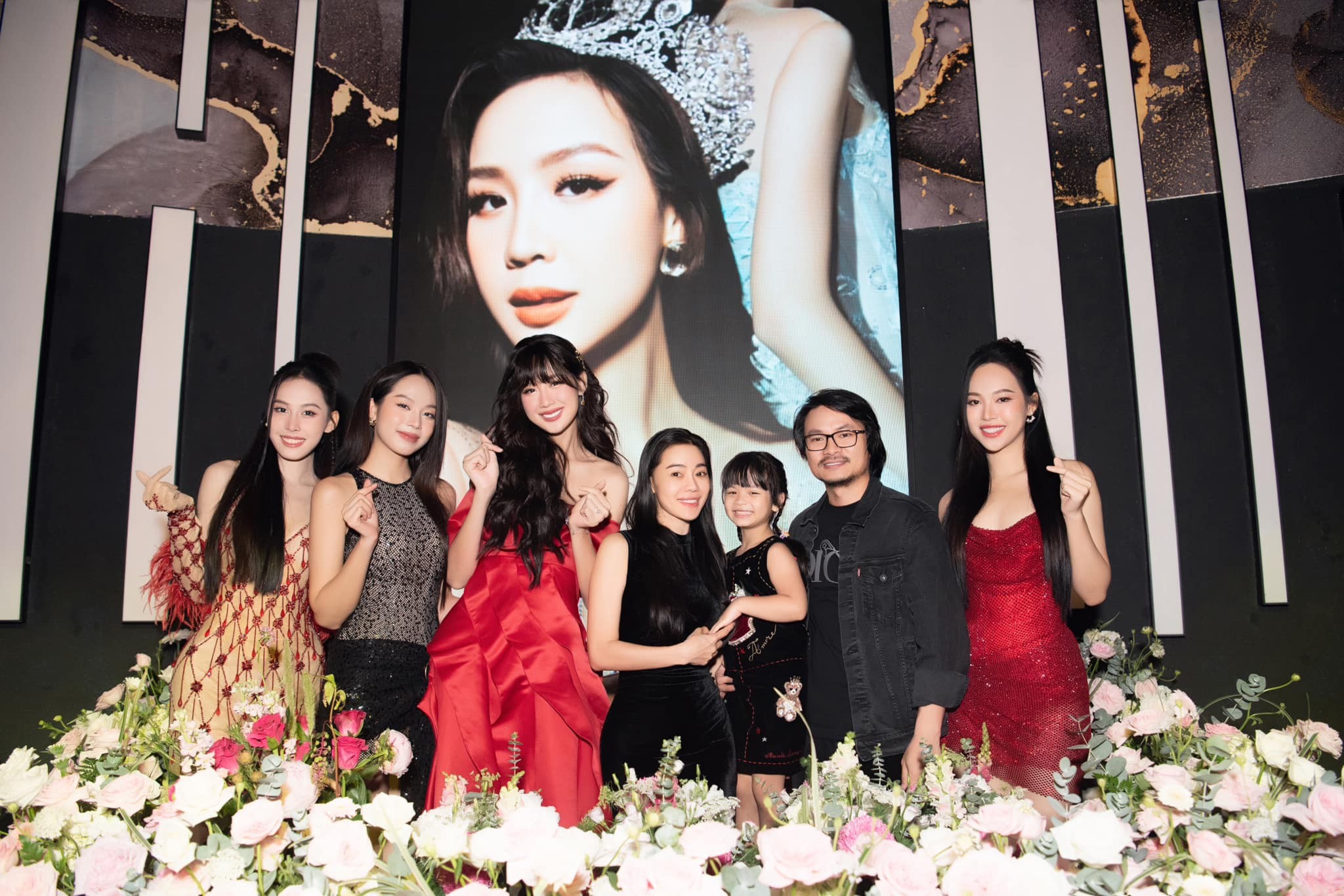 hoa-hau-bao-ngoc-sinh-nhat-13-1687157288.jpg