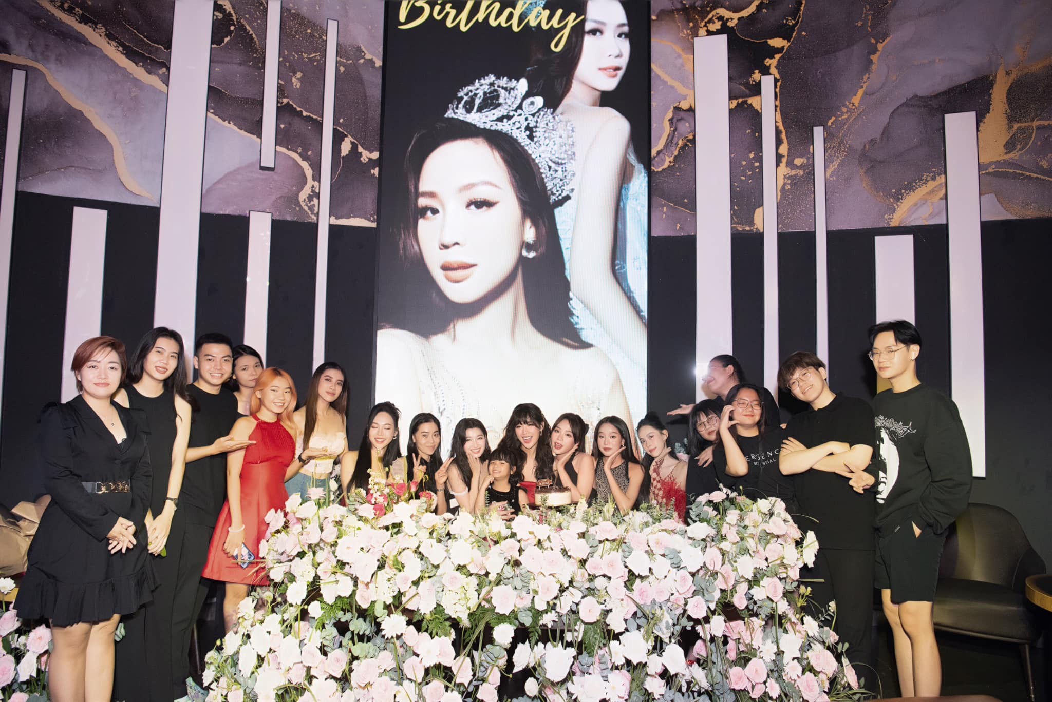 hoa-hau-bao-ngoc-sinh-nhat-7-1687157678.jpg