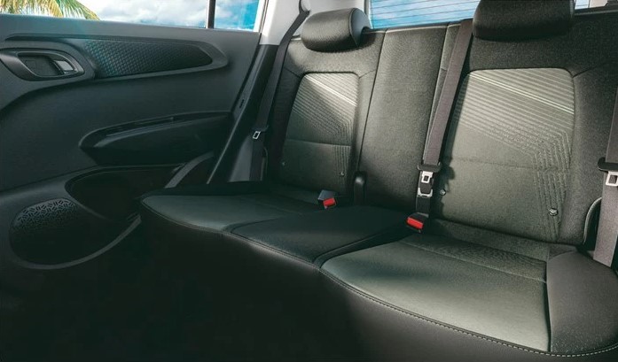 lo-noi-that-cua-hyundai-grand-i10-phien-ban-suv-sap-ra-mat-trang-bi-cao-cap-khong-the-coi-thuong-anh-4-1687183003.jpg