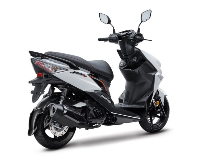 honda-sh-125i-lep-ve-truoc-doi-thu-moi-co-thiet-ke-dep-khong-cho-che-dong-co-day-an-tuong-anh-3-1687229280.jpg