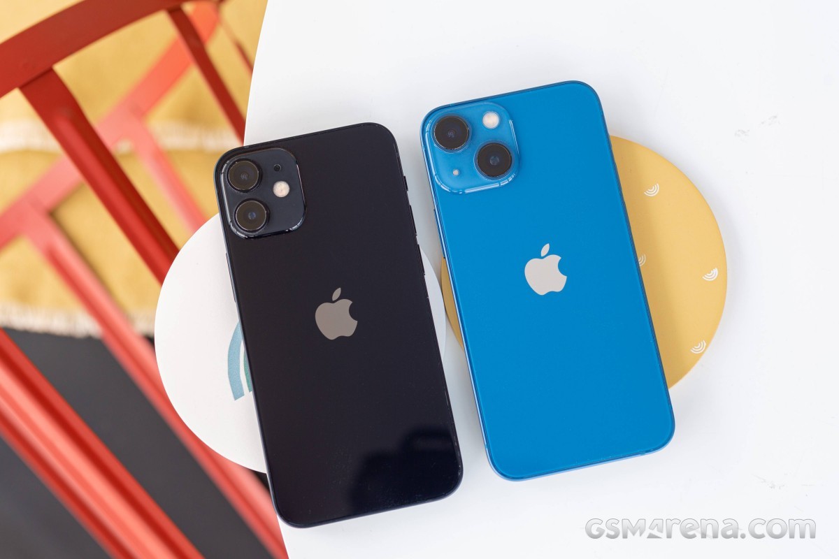 iphone-4-1687231542.jpg