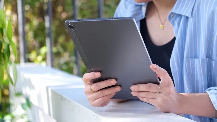 Vua máy tính 5G giá rẻ lộ diện, thiết kế ăn đứt iPad Air 5, trang bị chất lừ với màn hình 10.4 inch
