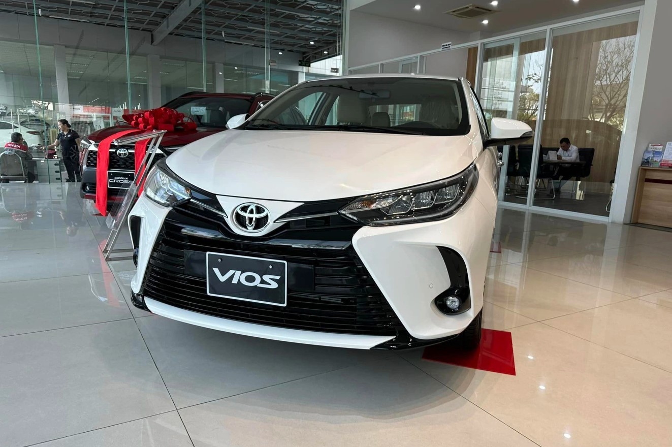 Toyota Vios giảm giá cực sâu, quyết hạ bệ Honda City và Hyundai Accent lấy lại ngôi vương