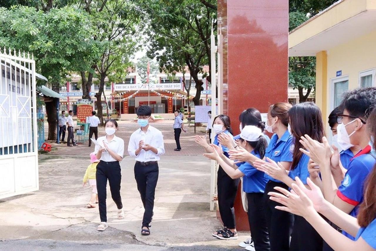 dap-an-de-thi-mon-toan-ma-de-123-1687857270.jpg