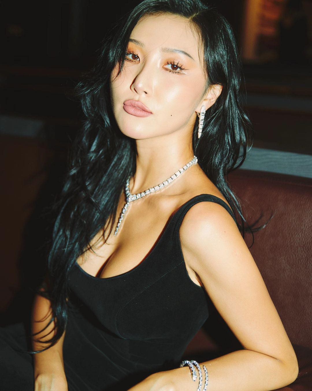 hwasa-hen-ho-2-1688129365.jpeg