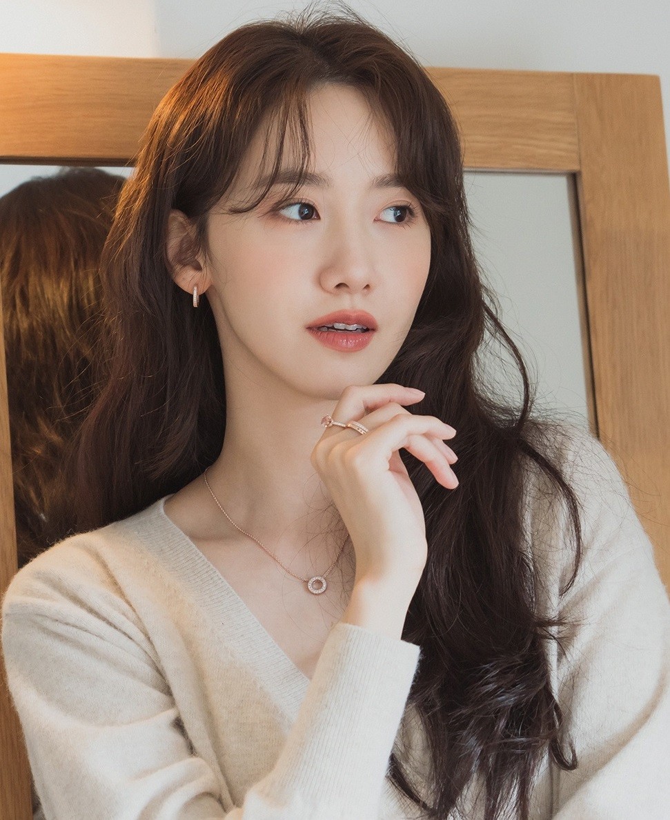 yoona-junho-hen-ho-2-1688354903.jpg