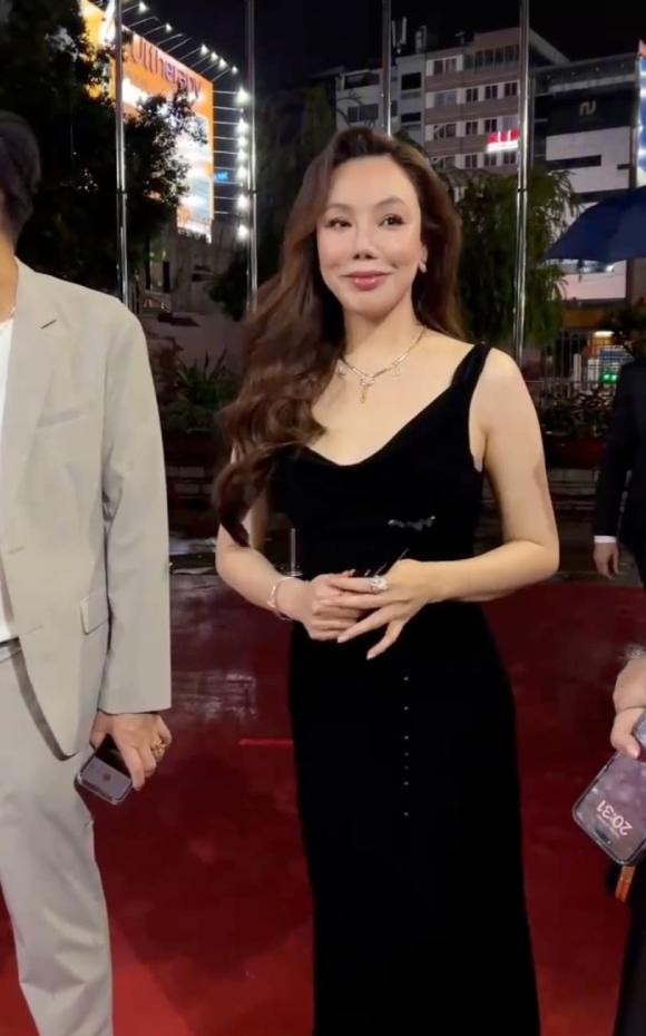 ho-quynh-huong-phan-ung-the-nao-1-1689409023.jpg