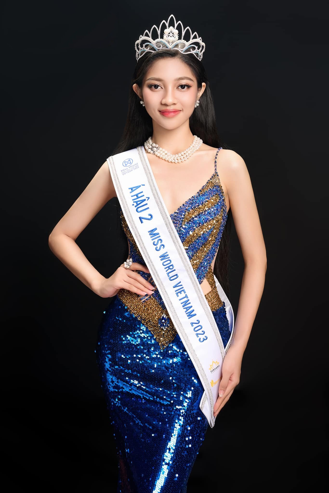 a-hau-minh-kien-va-cac-moi-quan-he-showbiz-1-1694512315.jpg