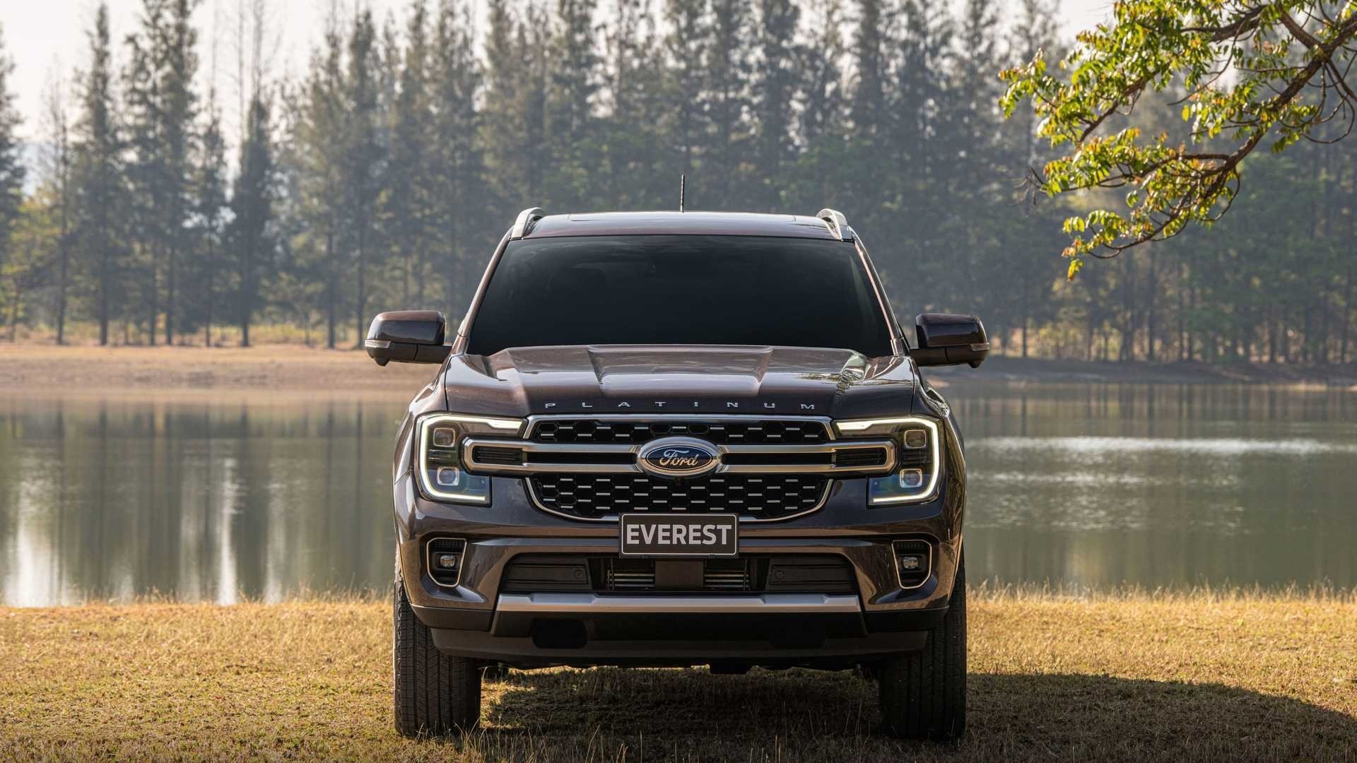 xe-ford-everest-2023-giaxehoi-vn-1696587416.jpg