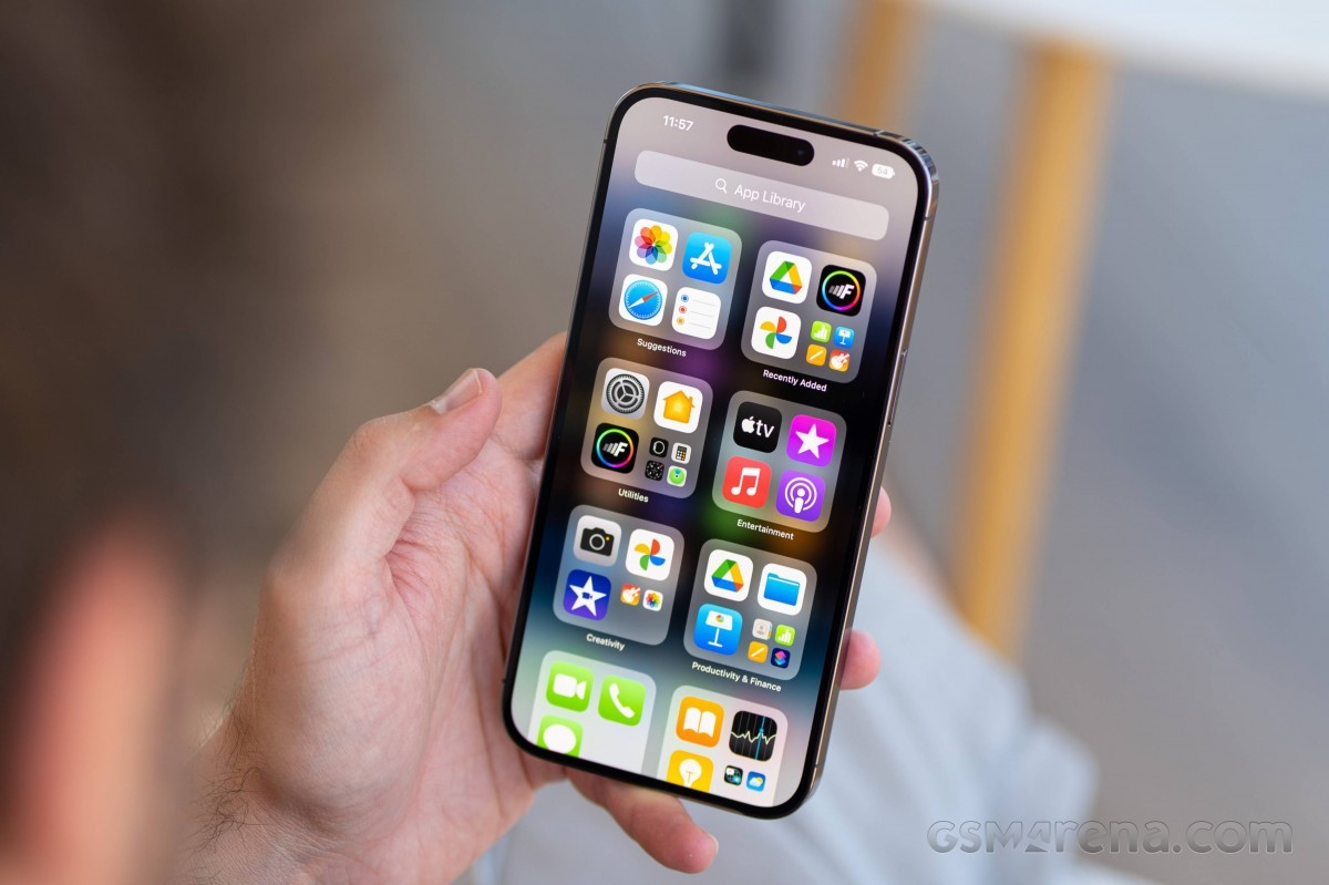 iphone-11-1701451622.jpg