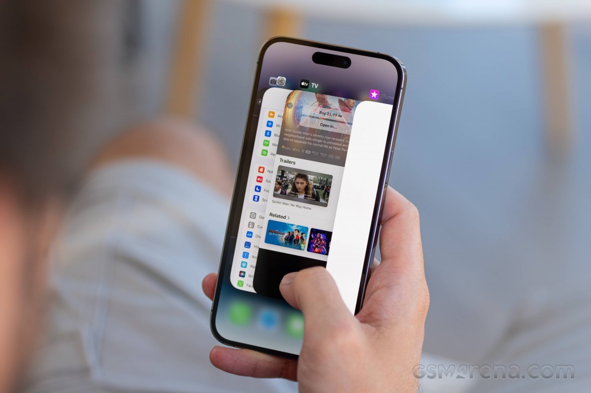 iphone-12-1701451622.jpg