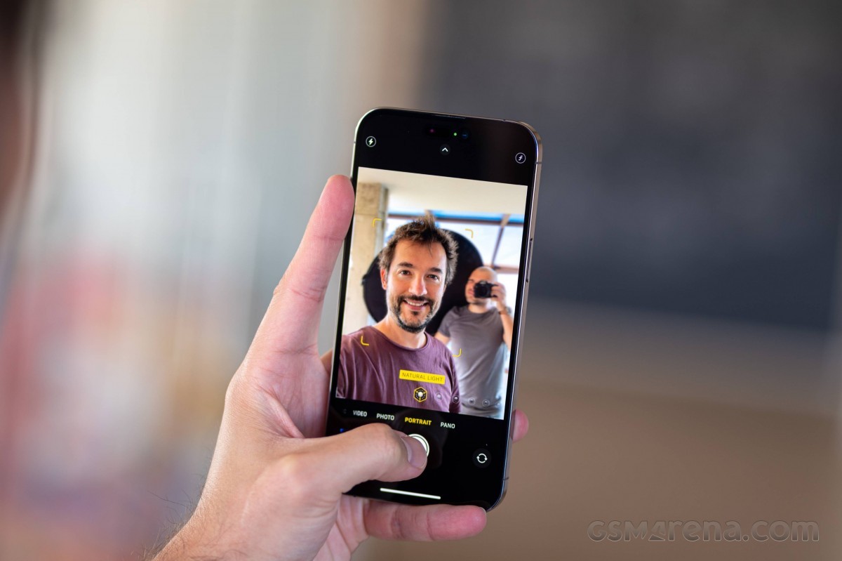 iphone-14-1701451622.jpg