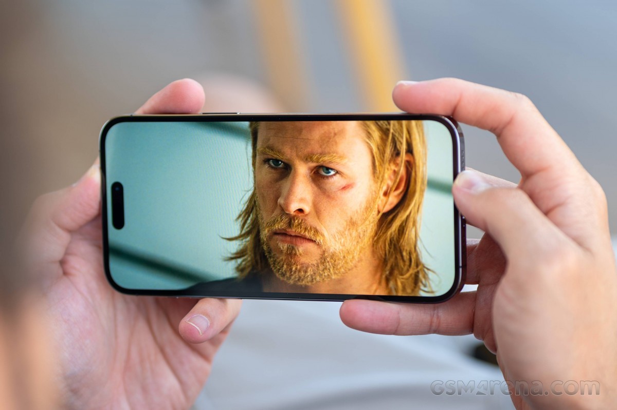 iphone-4-1701451621.jpg