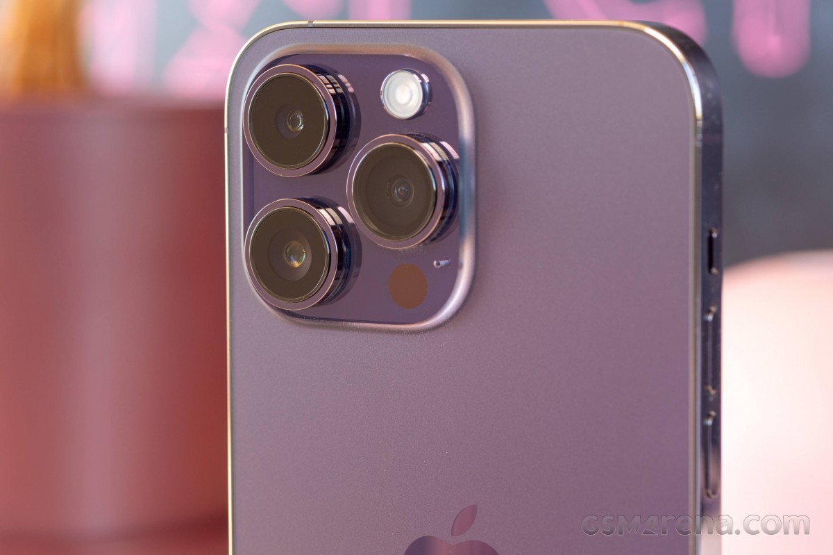 iphone-8-1701451621.jpg