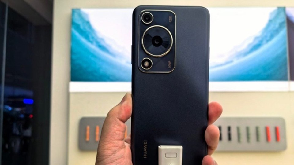huawei-5-1701838327.jpg