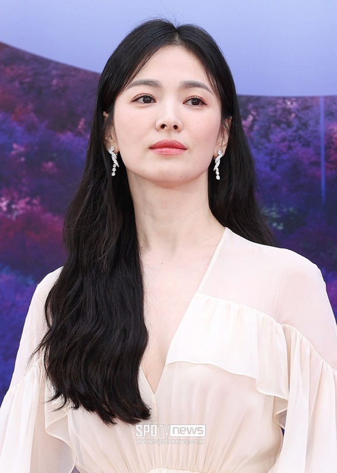 song-hye-kyo-2-1702031384.jpg