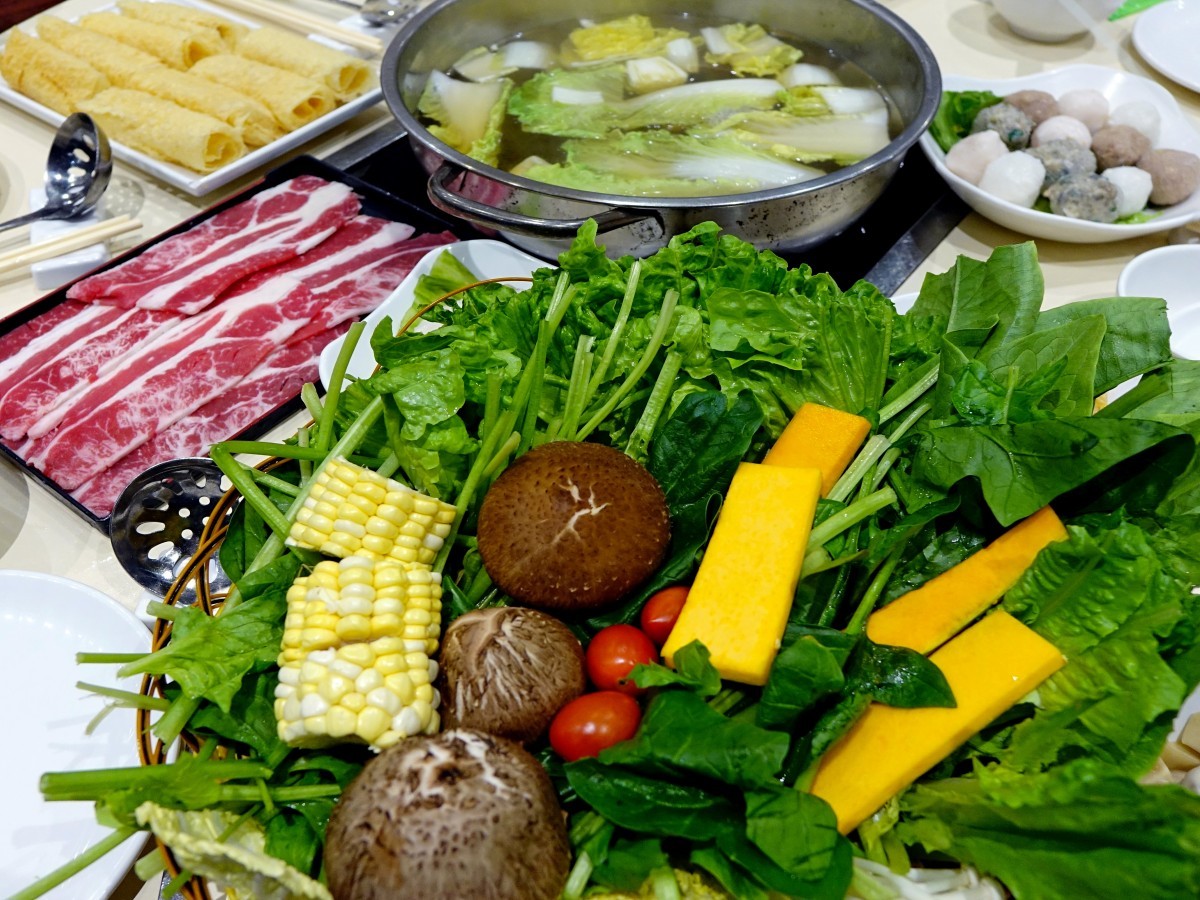 steamboat-vegetables-meat-soup-seafood-delicious-restaurant-tofu-1223169-1705660525.jpg!d