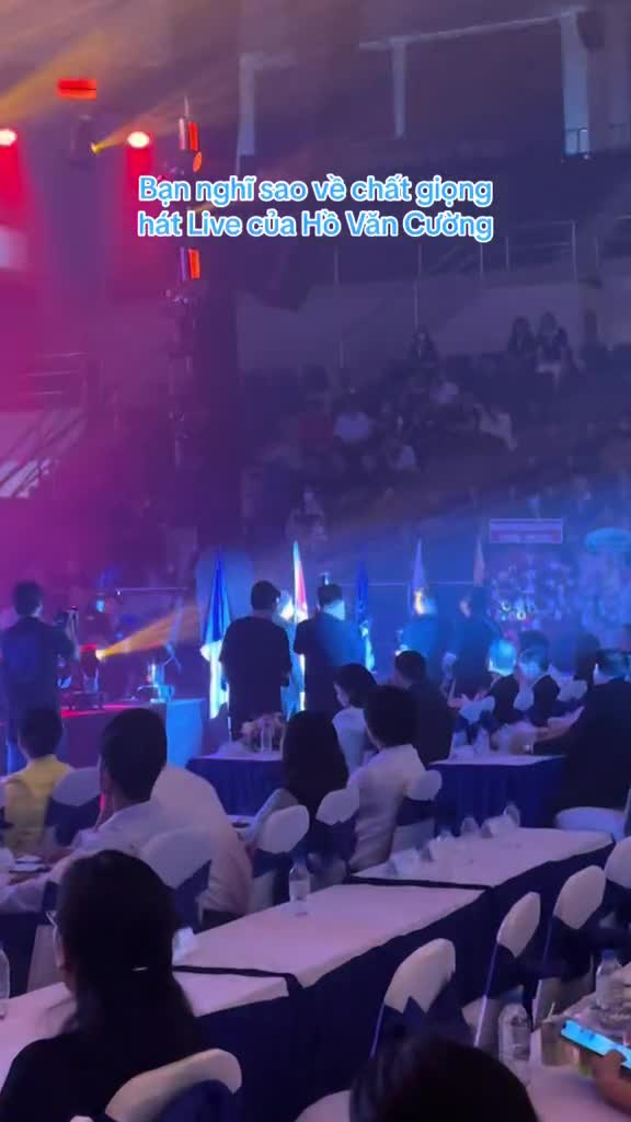 ban-nghi-sao-ve-chat-giong-hat-live-cua-ho-van-cuong-nhipsongonline-tiktokgiaitri-hovancuong-hoasenuniversity-1697692870.mp4