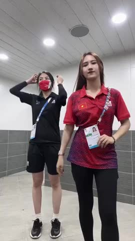 clip-nhay-cua-nguyen-phuong-anh-va-nu-trong-tai-dang-viral-1683336151.mp4