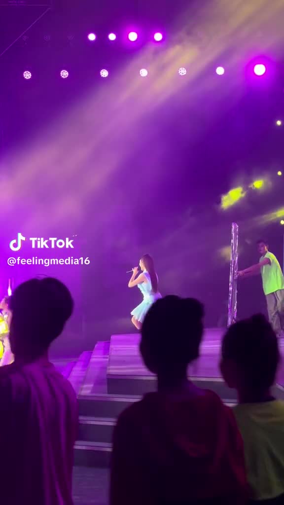 hoang-thuy-linh-1684593384.mp4