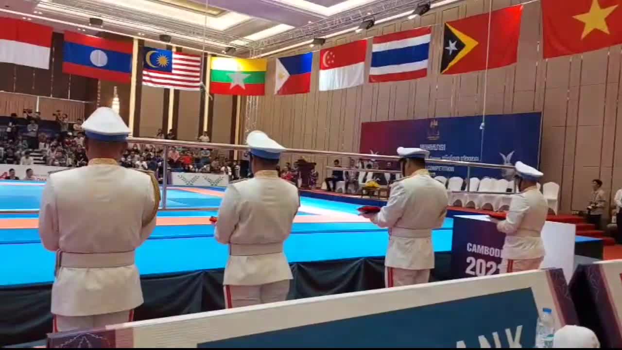 lan-dau-thuong-co-doi-nghi-thuc-campuchia-lung-tung-buoc-treo-nguoc-co-1683430284.mp4