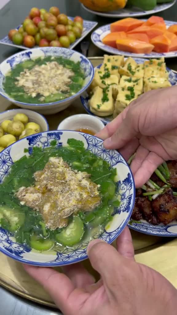 mam-com-dau-he-canh-cua-mong-toi-rau-daythit-rang-chay-canhdau-tam-hanh-1681878346.mp4