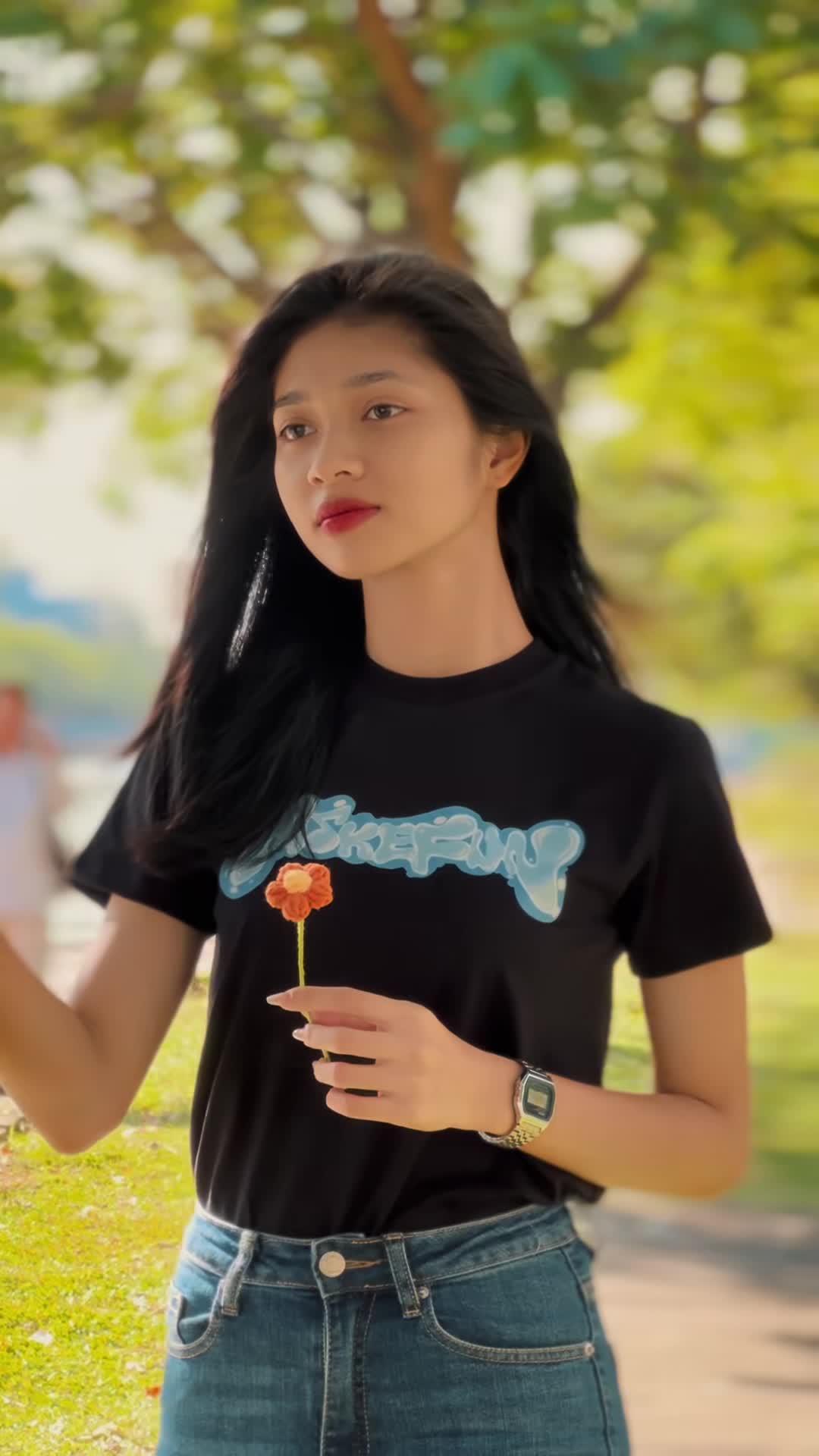 mot-chieu-thu-cung-a-hau-minh-kien-senvang-senvangentertainment-huynhminhkien-ahauminhkien-1700022916.mp4