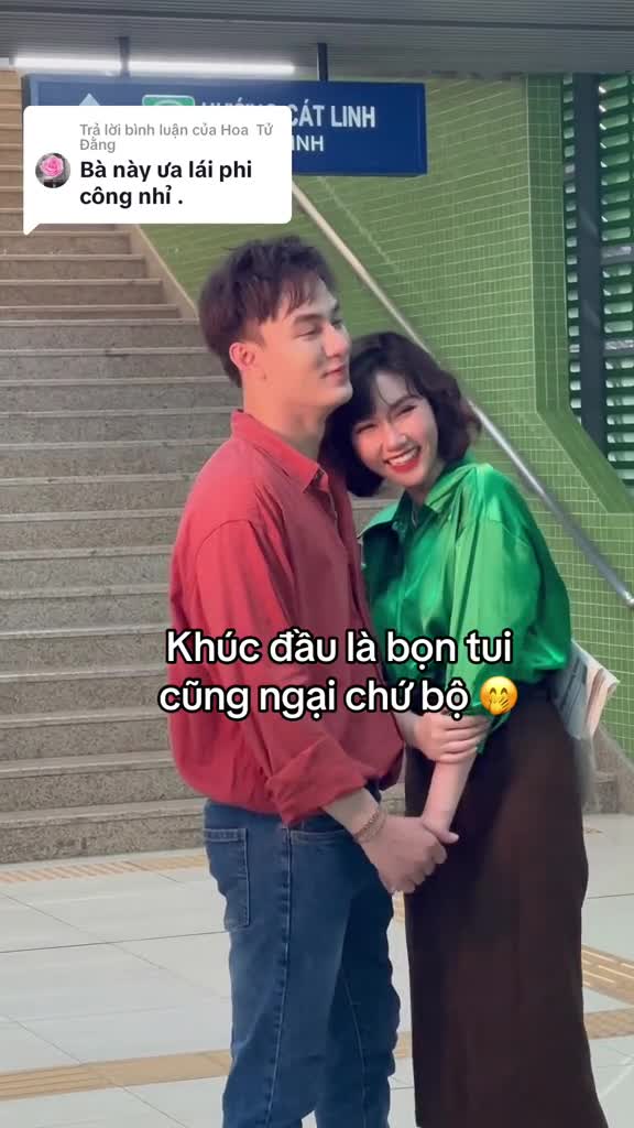 nam-dien-vien-quang-trong-thuong-xuyen-xuat-hien-trong-cac-clip-cua-huong-giang-1685694570.mp4
