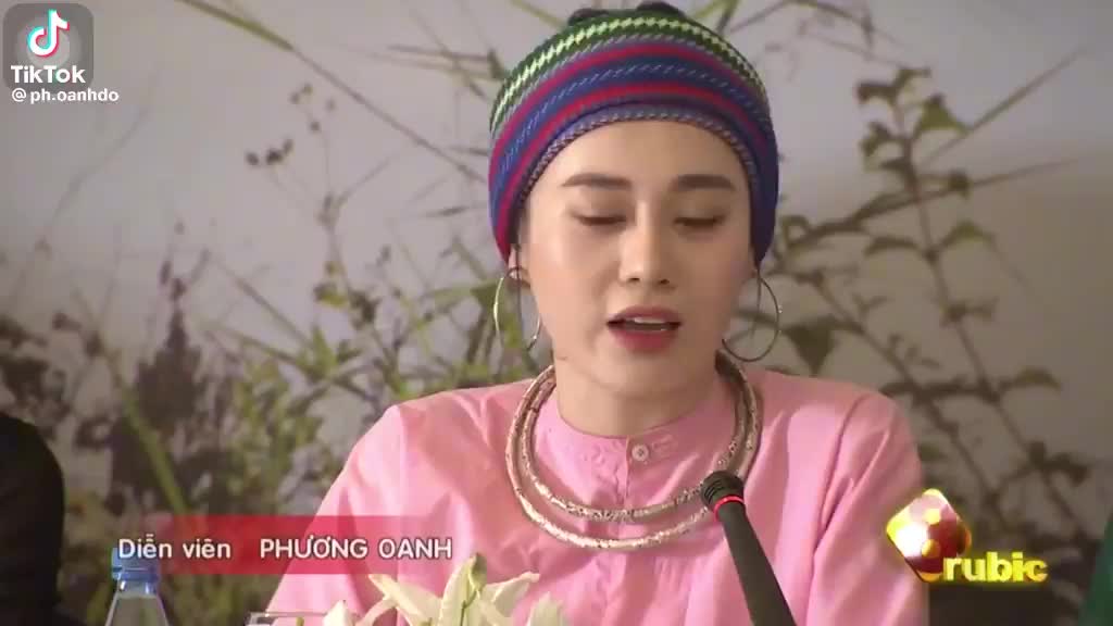 nhan-sac-phuong-oanh-thoi-diem-chua-phau-thuat-tham-my-1687434775.mp4
