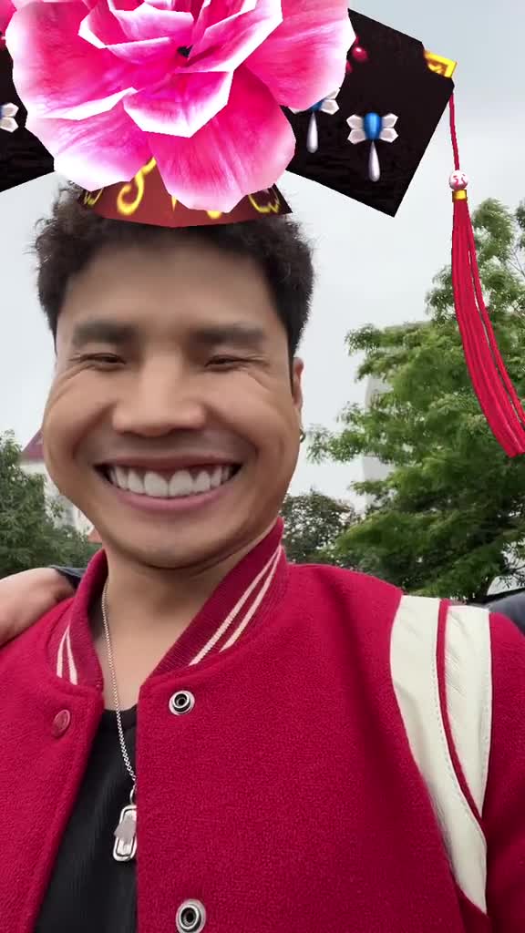 video-cua-thanh-son-at-thanhsondv-voi-ban-nhac-thi-mau-hoa-minzy-masew-tiktok-1681103059.mp4