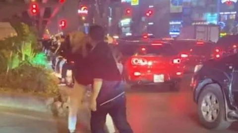 Hà Nội: Khởi tố vụ tài xế đánh người đi đường khi bị nhắc dừng đèn đỏ quá lâu