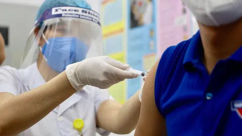 Ngày 8/3 Hà Nội, Hải Dương và TP.HCM được tiêm những mũi vaccine Covid-19 đầu tiên tại Việt Nam