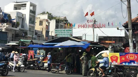 Nóng: Phong tỏa tạm thời chợ Phú Nhuận vì liên quan đến ca nghi mắc Covid-19