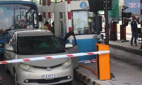 Tp.HCM vẫn còn 1/4 xe thu phí thủ công khi qua trạm thu phí