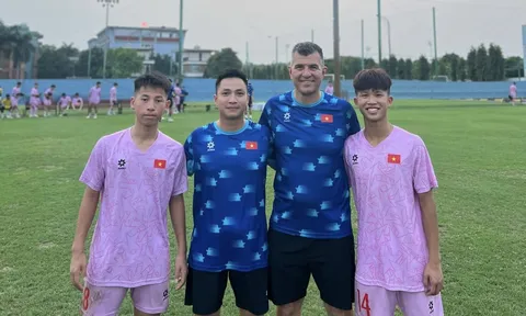 Tân HLV Brazil của Việt Nam giúp đội nhà vô địch lịch sử