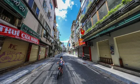 Hà Nội vắng lặng ngày giãn cách