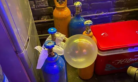 Hà Nội: Xử lý 13 quán bar bán “bóng cười”