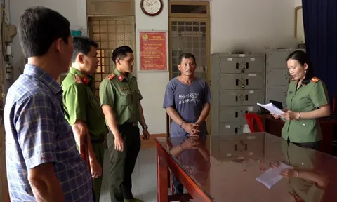 Bắt tạm giam đối tượng tổ chức cho người khác xuất cảnh trái phép