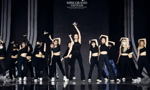 Miss Grand Vietnam 2022: Đông Nhi, Bích Phương ráo riết chạy tổng duyệt