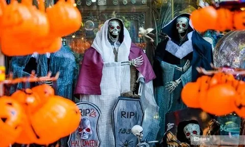 Hàng Mã ngập tràn đồ chơi kinh dị mùa Halloween