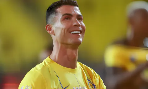 Sau án phạt, Ronaldo phản ứng đầy xúc động trước CĐV Al Nassr