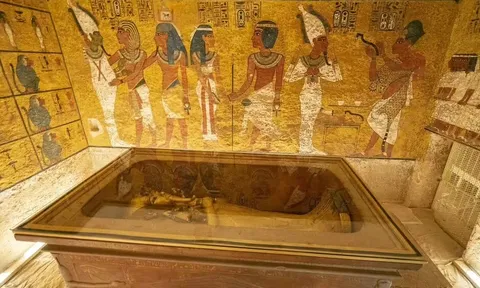 Bí ẩn ngôi mộ của Tutankhamun được giải đáp sau khi các nhà Ai Cập học khám phá ra điều đáng kinh ngạc